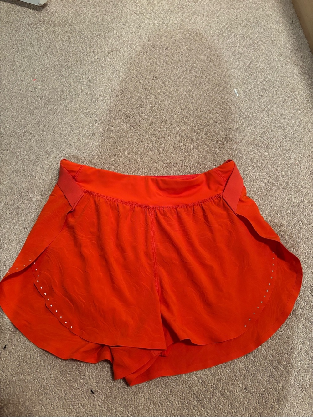 Lululemon Shake It Out High Rise Running shorts 2.5”